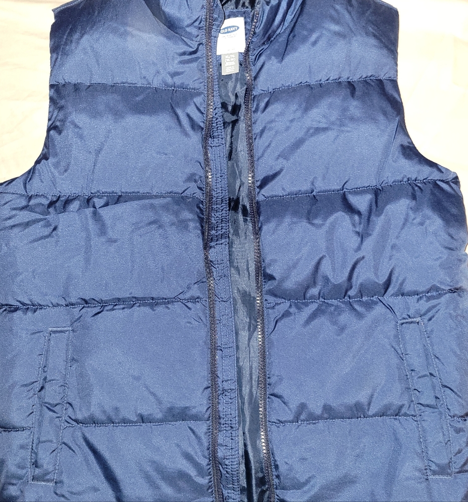 Old Navy youth puffer vest 14/16